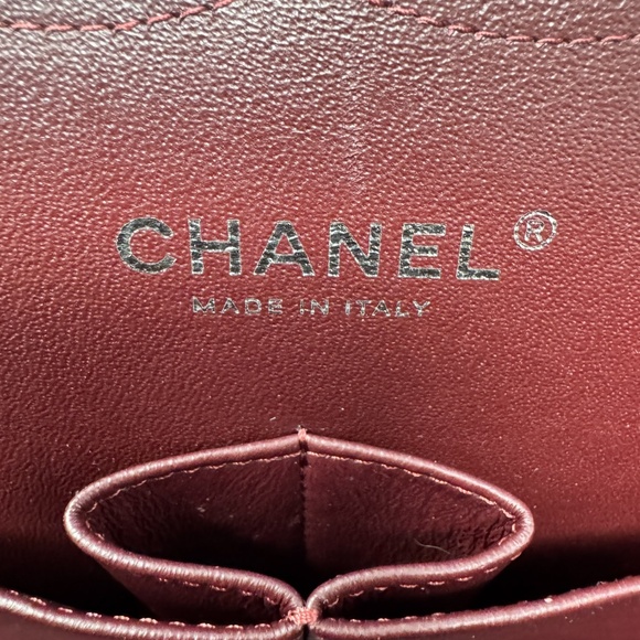 Chanel Quilted Double Flap Jumbo Lambskin Bag - Picture 8 of 10